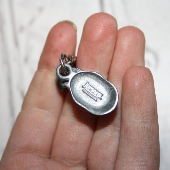 🦛🎲 Jumanji Hippopotamus Silver Keychain – 3 3/8" Movie Promo · Collector’s - Picture 2 of 5